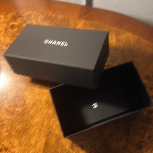 Authentic Chanel box - Picture 3 of 4